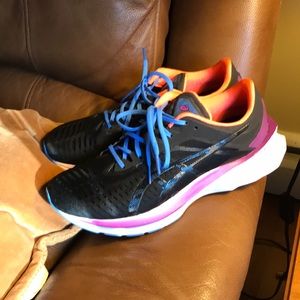 ASICS Novablast Running Shoes Sneakers Size 9
